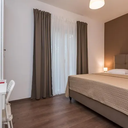 Star - Free Private Parking Apartament