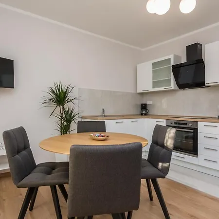 Star - Free Private Parking * ザダル