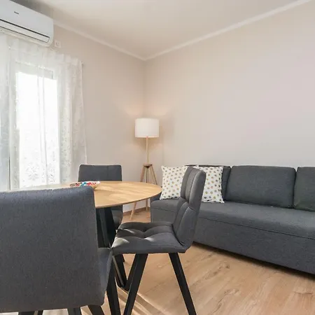 Star - Free Private Parking Apartment Zadar