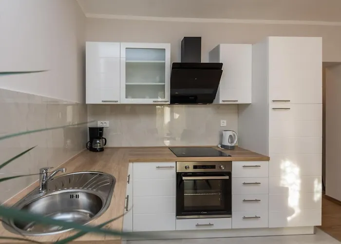 Star - Free Private Parking Zara