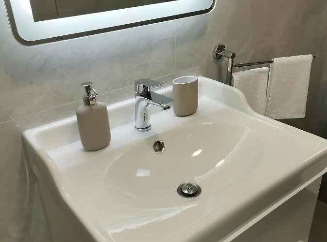 Lägenhet Star - Free Private Parking *